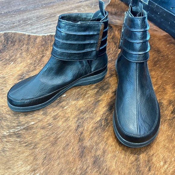 Modzori Jane 4 Way Boots NEVER WORN - Picture 3 of 7